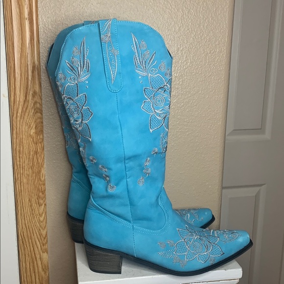 None Shoes - WESTERN Blue Turquoise Heeled Boots with Gray Floral Embroidery Size 8.5